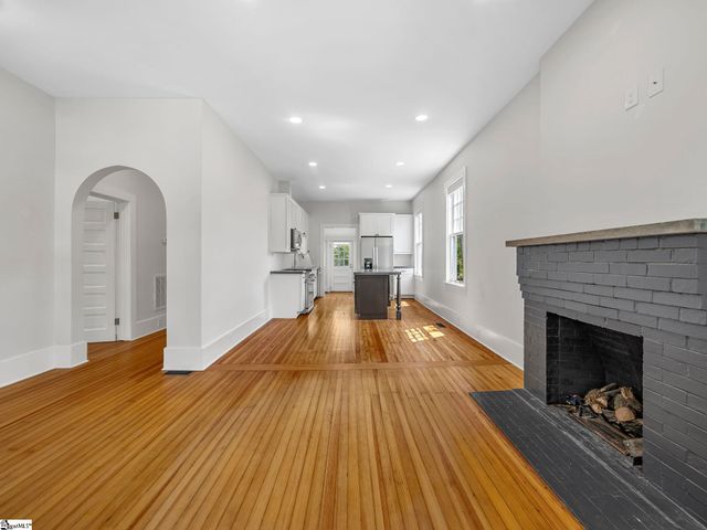 143 Broadway Avenue, Tryon, NC 28782