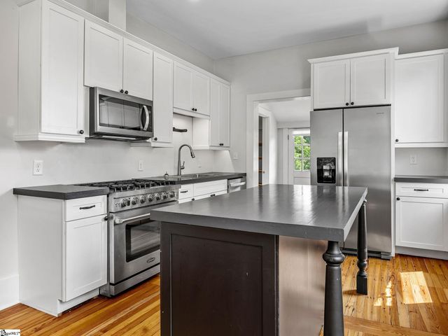 143 Broadway Avenue, Tryon, NC 28782