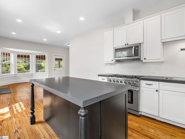 143 Broadway Avenue, Tryon, NC 28782