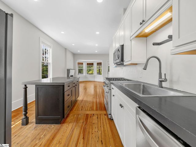143 Broadway Avenue, Tryon, NC 28782