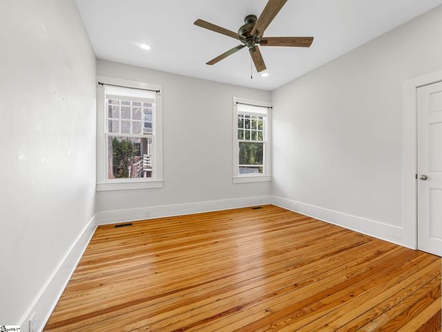 143 Broadway Avenue, Tryon, NC 28782