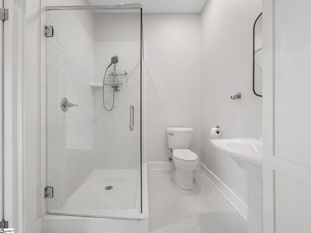 143 Broadway Avenue, Tryon, NC 28782