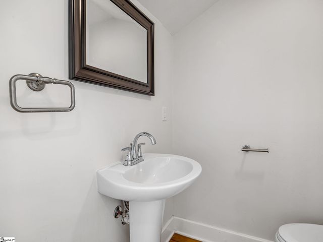 143 Broadway Avenue, Tryon, NC 28782