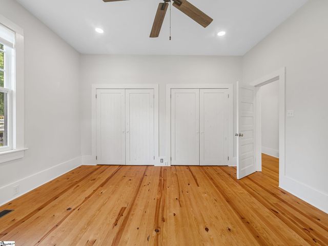 143 Broadway Avenue, Tryon, NC 28782