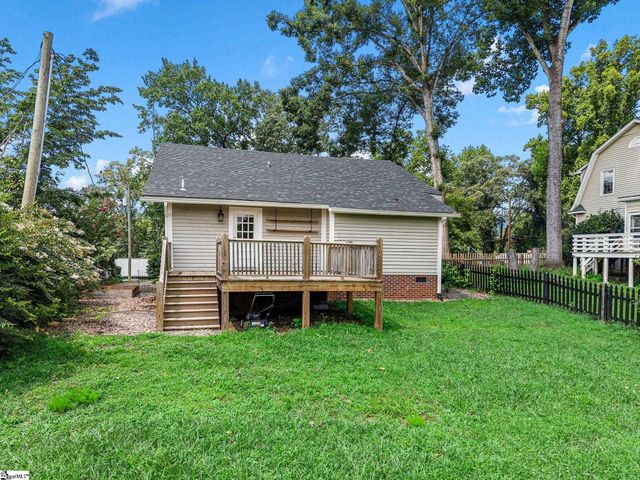 143 Broadway Avenue, Tryon, NC 28782