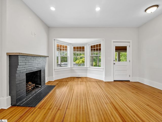 143 Broadway Avenue, Tryon, NC 28782