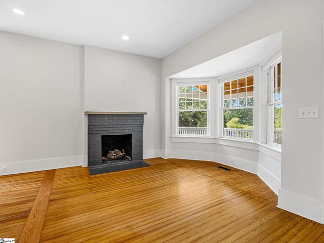 143 Broadway Avenue, Tryon, NC 28782