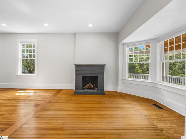 143 Broadway Avenue, Tryon, NC 28782