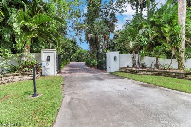 730 5th ST NW, Naples, FL 34120