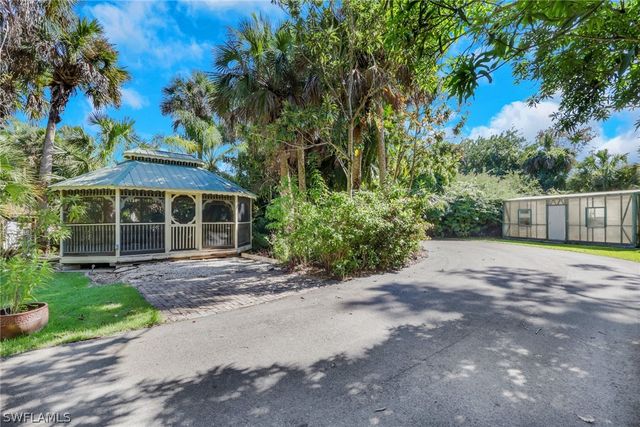 730 5th ST NW, Naples, FL 34120