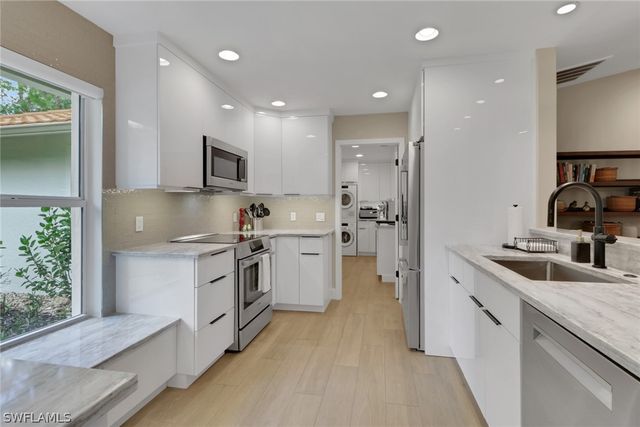 730 5th ST NW, Naples, FL 34120