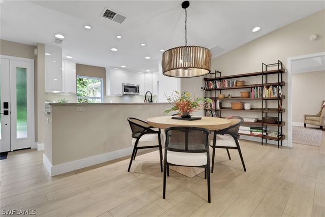 730 5th ST NW, Naples, FL 34120