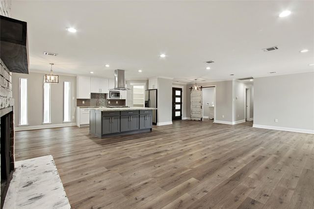 202 Brandywyne Drive, Friendswood, TX 77546