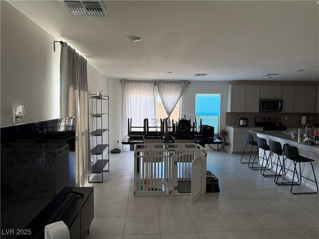 6929 Toll Mountain Street, North Las Vegas, NV 89086