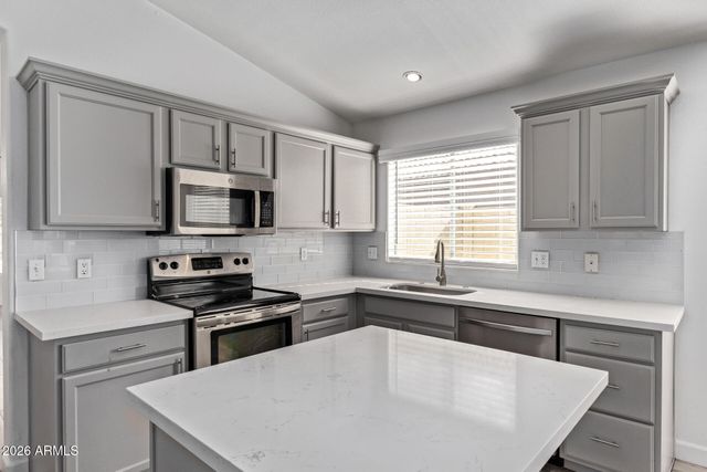 1077 W LAUREL Avenue, Gilbert, AZ 85233