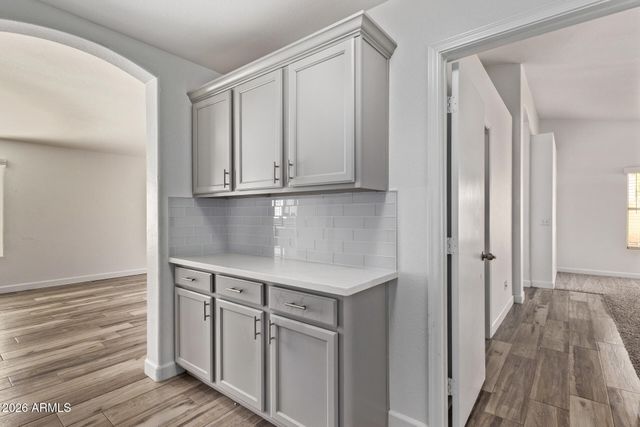 1077 W LAUREL Avenue, Gilbert, AZ 85233