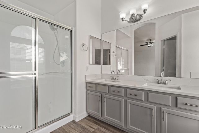 1077 W LAUREL Avenue, Gilbert, AZ 85233