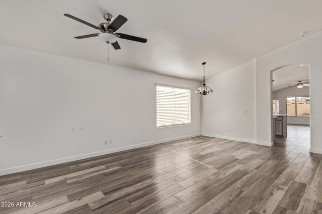 1077 W LAUREL Avenue, Gilbert, AZ 85233