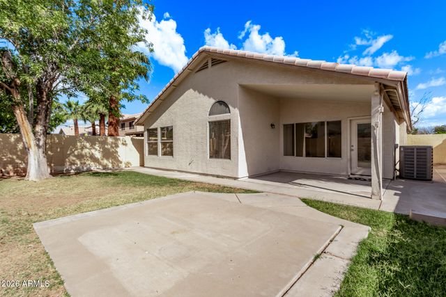 1077 W LAUREL Avenue, Gilbert, AZ 85233