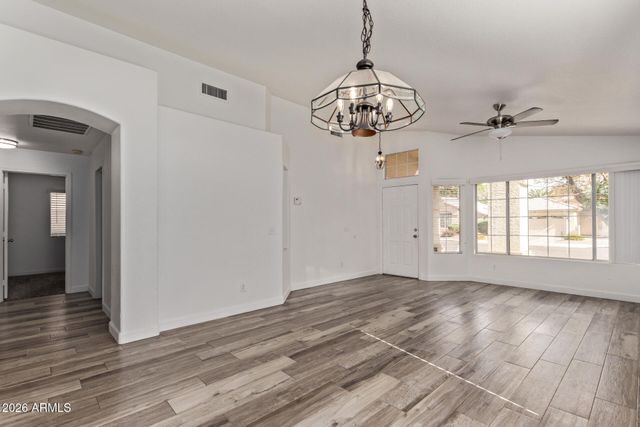 1077 W LAUREL Avenue, Gilbert, AZ 85233