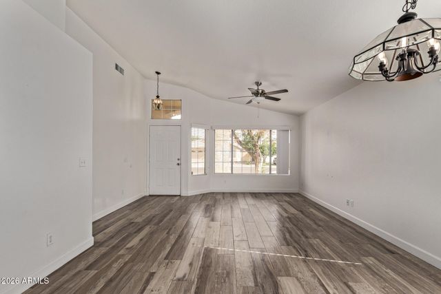 1077 W LAUREL Avenue, Gilbert, AZ 85233