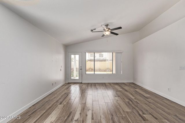 1077 W LAUREL Avenue, Gilbert, AZ 85233