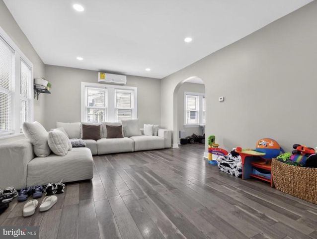 437 SHERIDAN AVE, Paulsboro, NJ 08066