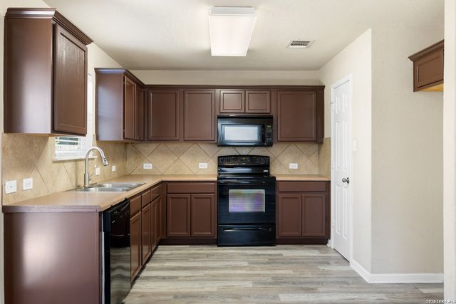 2116 Sinclair, New Braunfels, TX 78130
