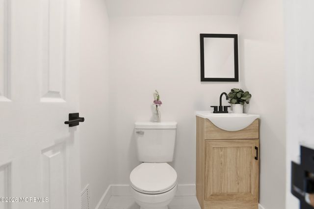 61 Bittern Lane, Bayville, NJ 08721