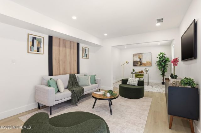 61 Bittern Lane, Bayville, NJ 08721