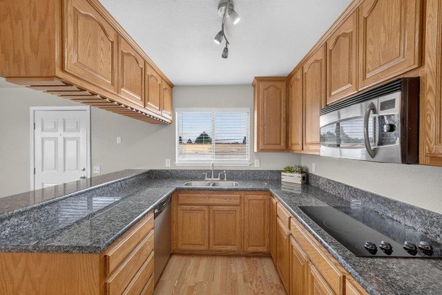 929 Lake Village Drive, Watsonville, CA 95076