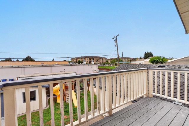929 Lake Village Drive, Watsonville, CA 95076