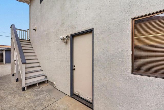 929 Lake Village Drive, Watsonville, CA 95076