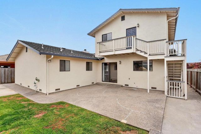 929 Lake Village Drive, Watsonville, CA 95076