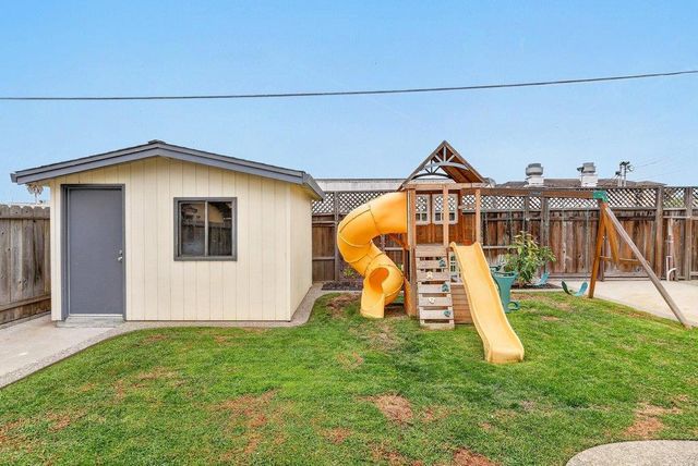 929 Lake Village Drive, Watsonville, CA 95076