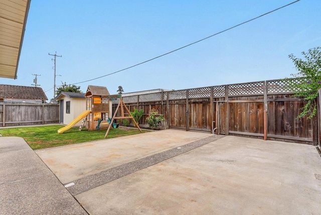 929 Lake Village Drive, Watsonville, CA 95076