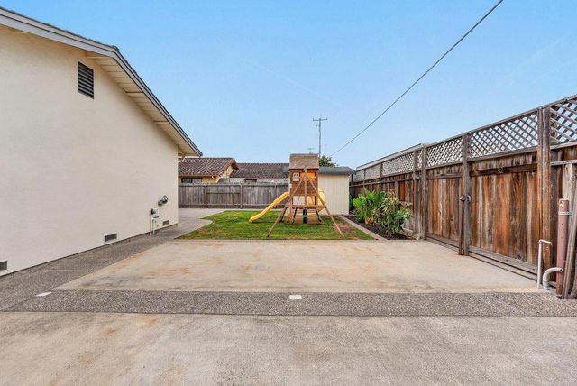 929 Lake Village Drive, Watsonville, CA 95076