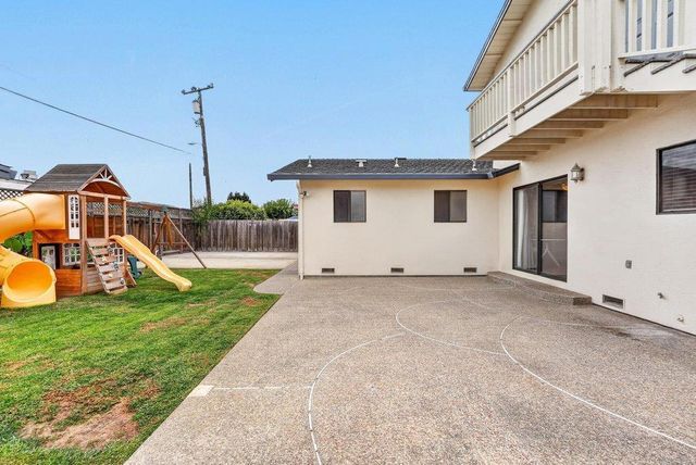 929 Lake Village Drive, Watsonville, CA 95076
