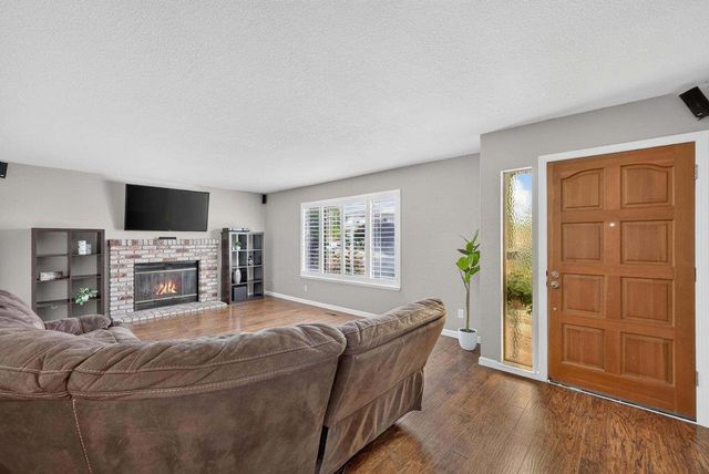 929 Lake Village Drive, Watsonville, CA 95076