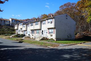 146 Coach Circle 5, Naugatuck, CT 06770