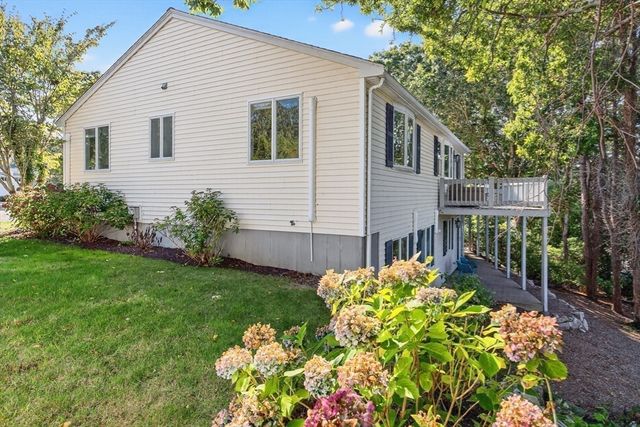 24 Jae Rd, Falmouth, MA 02540