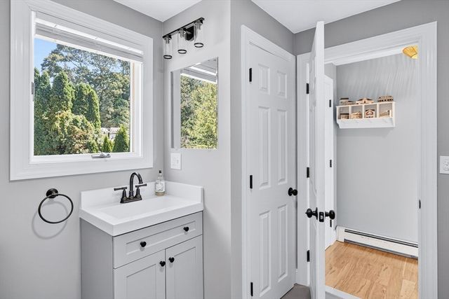 24 Jae Rd, Falmouth, MA 02540