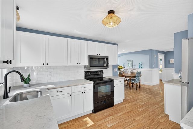 24 Jae Rd, Falmouth, MA 02540