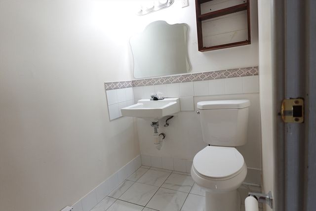 37 Skyline Dr 11, Braintree, MA 02184