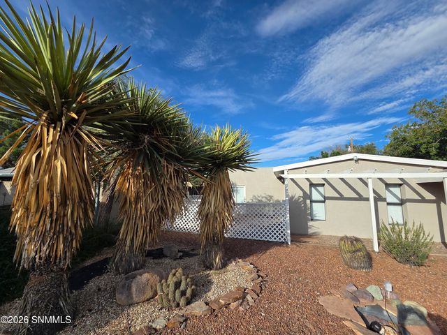 533 N Miranda Street, Las Cruces, NM 88005