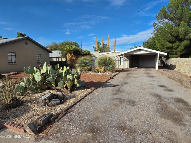 533 N Miranda Street, Las Cruces, NM 88005