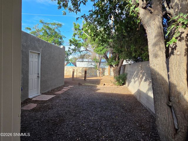 533 N Miranda Street, Las Cruces, NM 88005