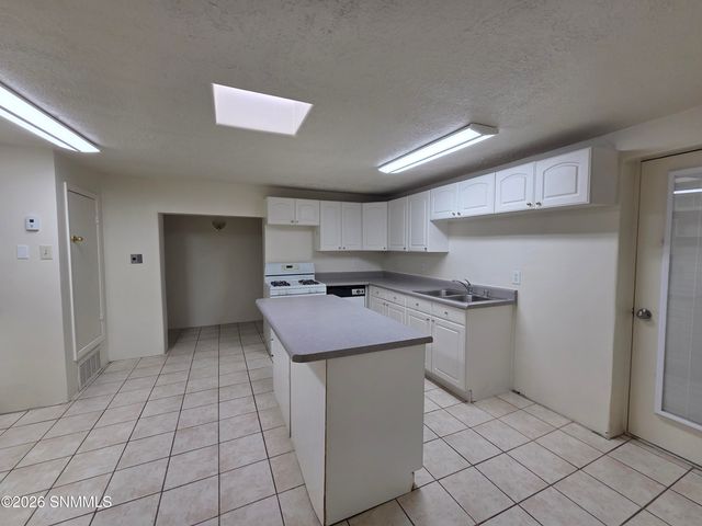 533 N Miranda Street, Las Cruces, NM 88005