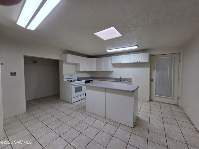 533 N Miranda Street, Las Cruces, NM 88005