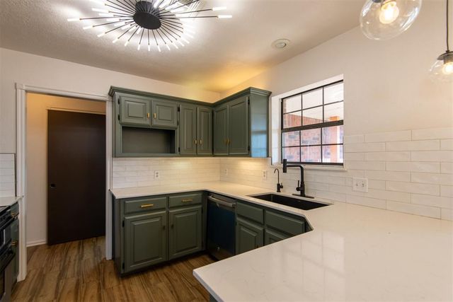 5243 W Lakeview Drive, Harrah, OK 73045